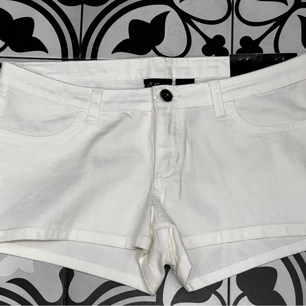 City Streets White Jean Shorts Casual Style